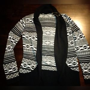 Black and white cardigan sz large